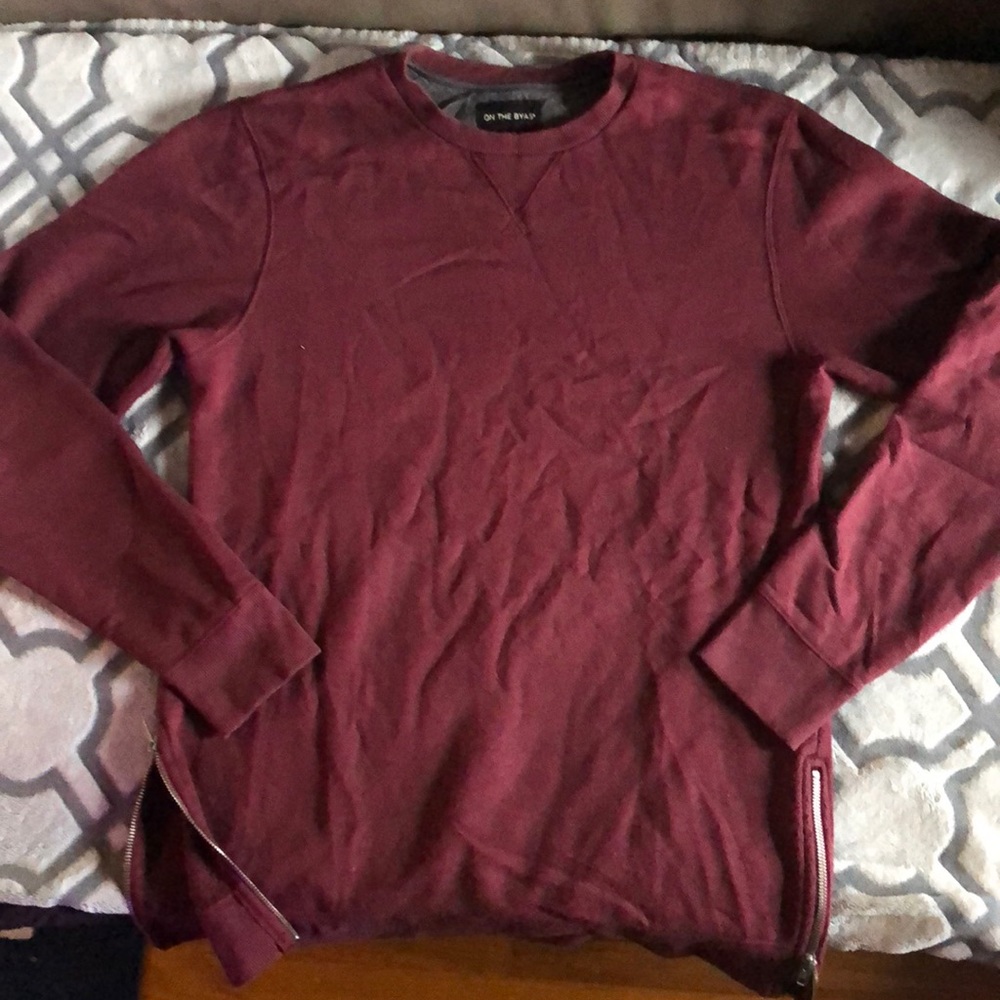 Maroon crewneck sweater